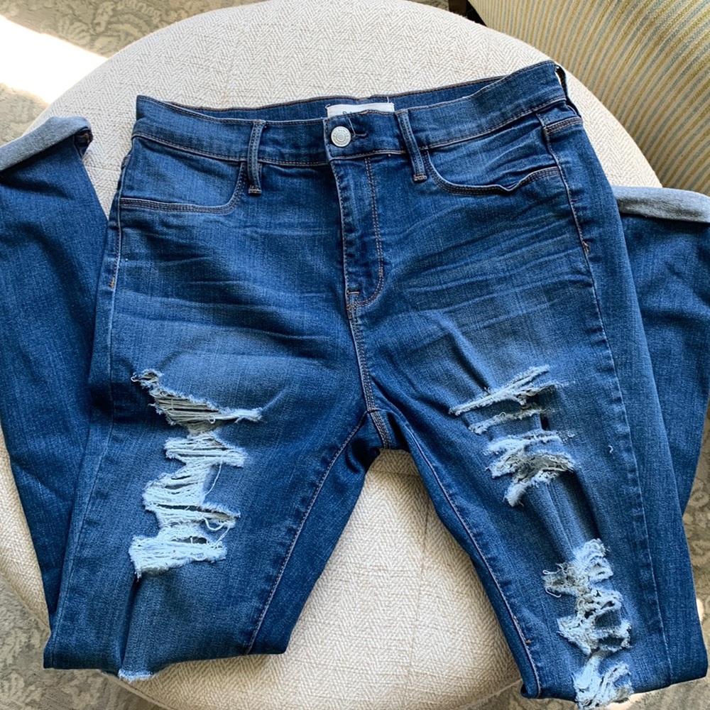 PAC Sun size 29 ripped front jeans. Like new condition.